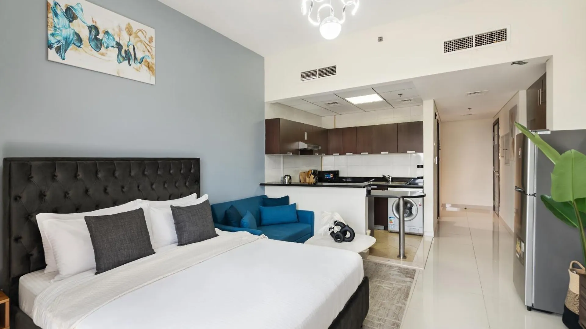 Apartment Brand New Luxury Apt In Dubai Sports City