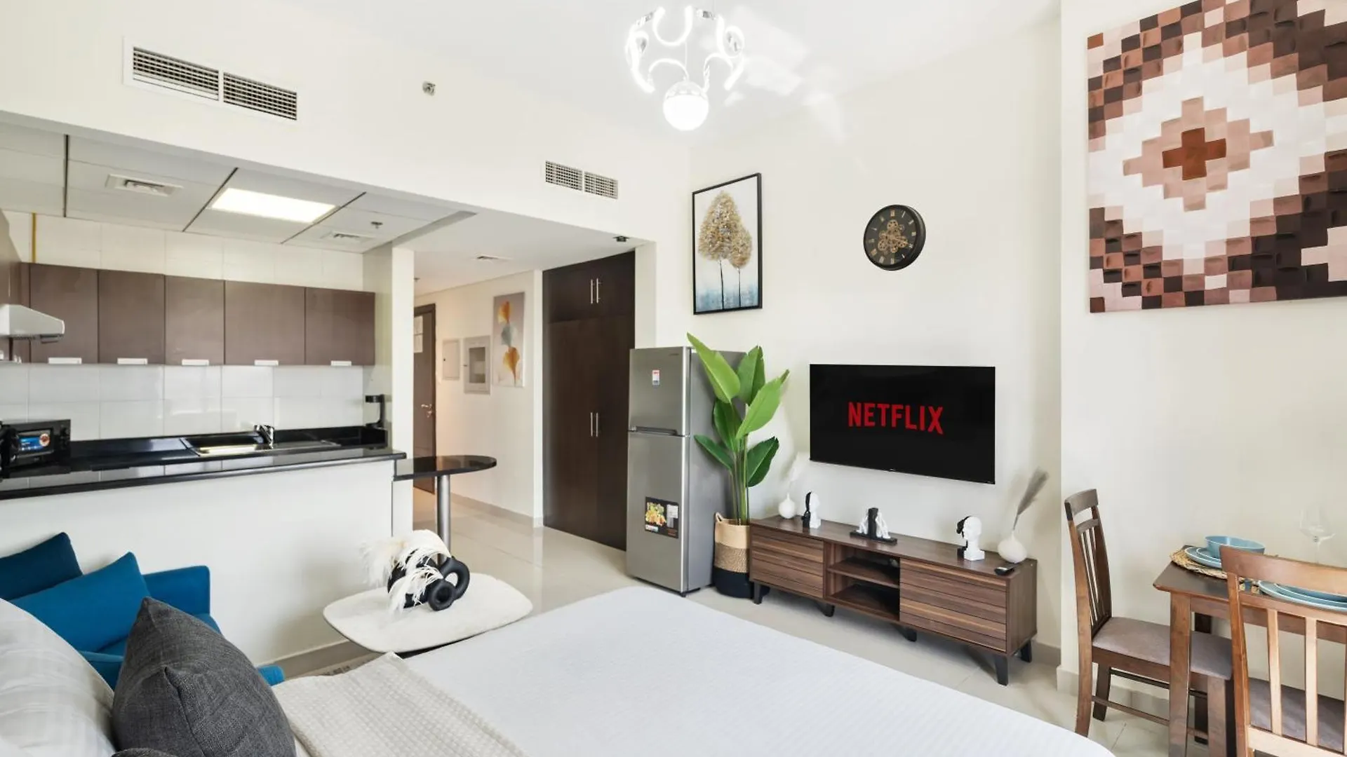 Brand New Luxury Apt In Dubai Sports City contacts